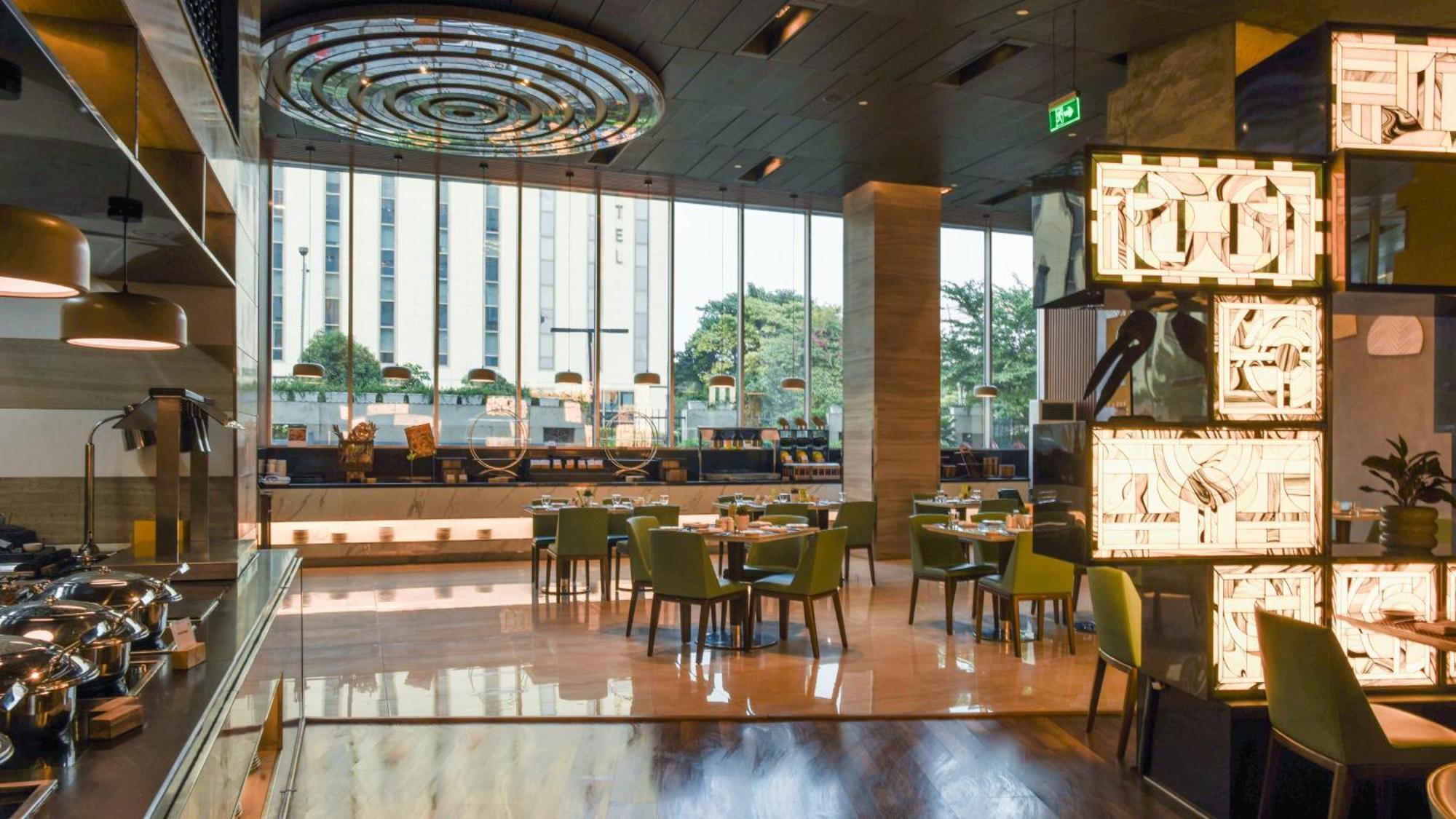 Holiday Inn New Delhi Aerocity By Ihg Ngoại thất bức ảnh The restaurant