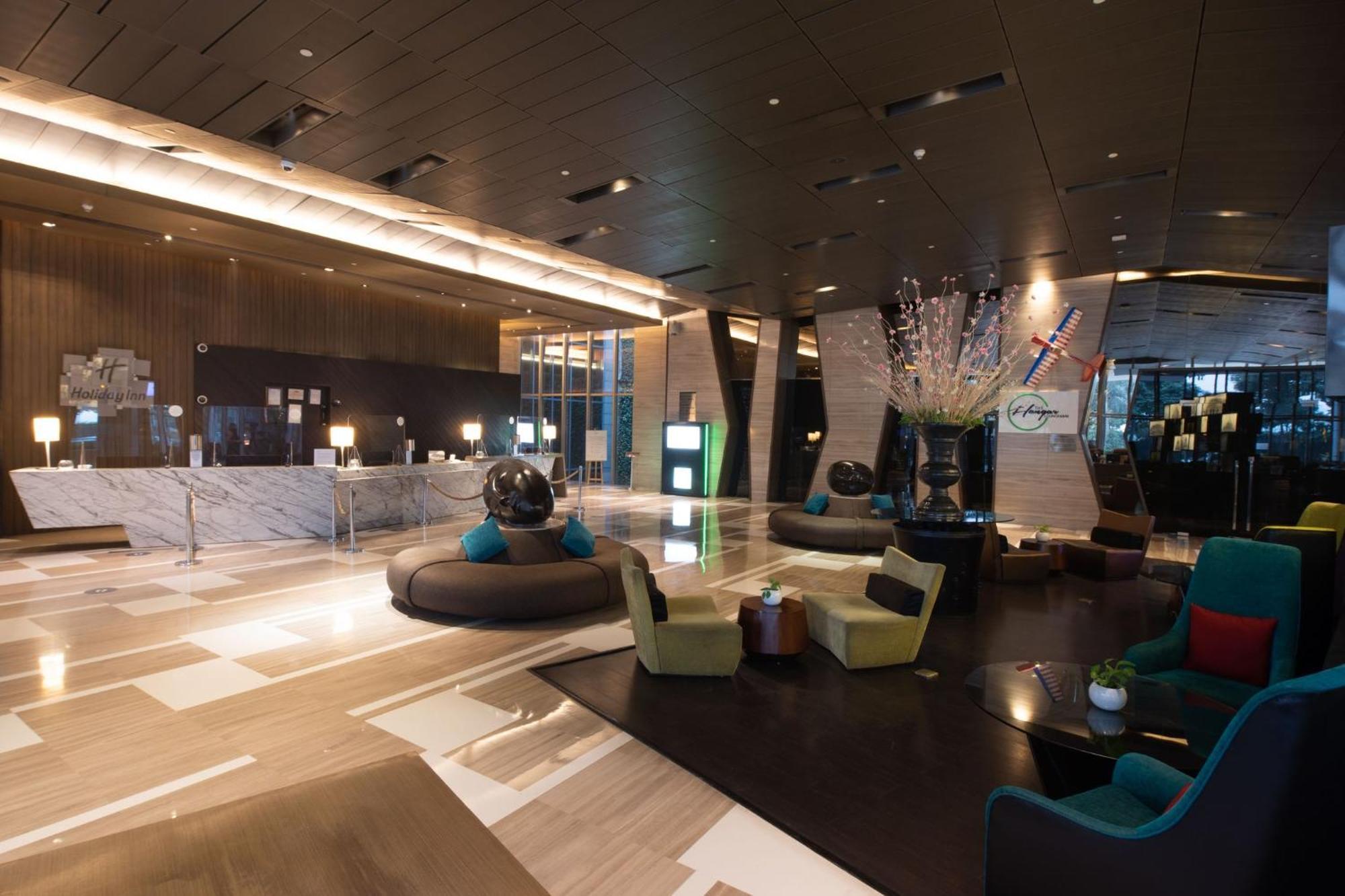 Holiday Inn New Delhi Aerocity By Ihg Ngoại thất bức ảnh The lobby of the hotel