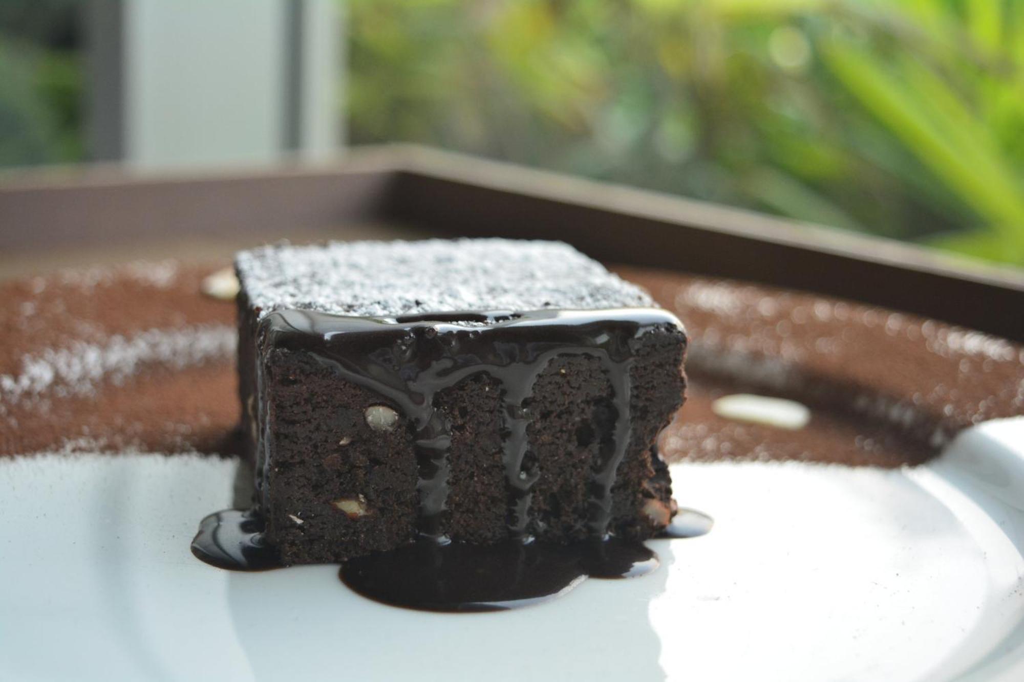 Holiday Inn New Delhi Aerocity By Ihg Ngoại thất bức ảnh A chocolate cake
