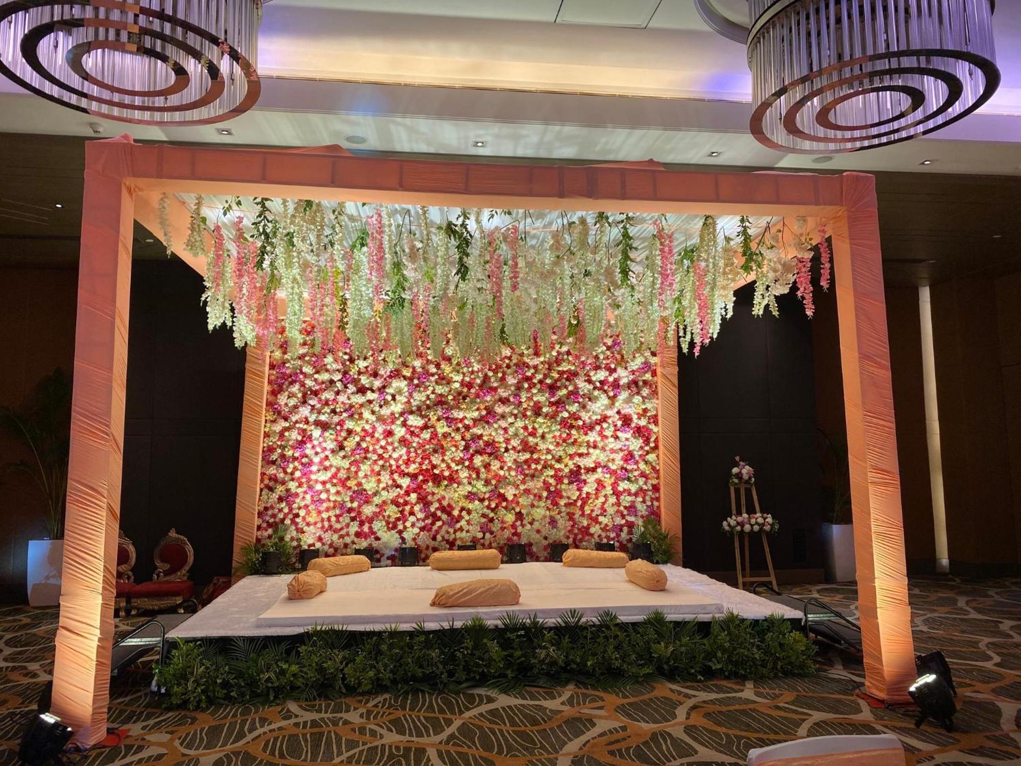 Holiday Inn New Delhi Aerocity By Ihg Ngoại thất bức ảnh A mandap at a wedding